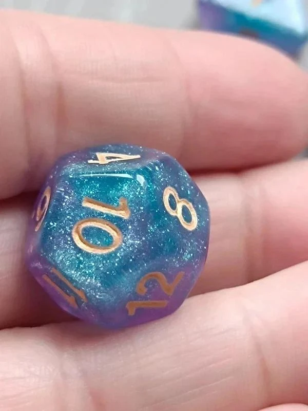 Set of 7 original iridescent blue purple polyhedral dice for activities – photo 8